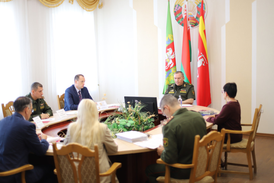 Лепель сегодня посетил Министр обороны Республики Беларусь Виктор Хренин