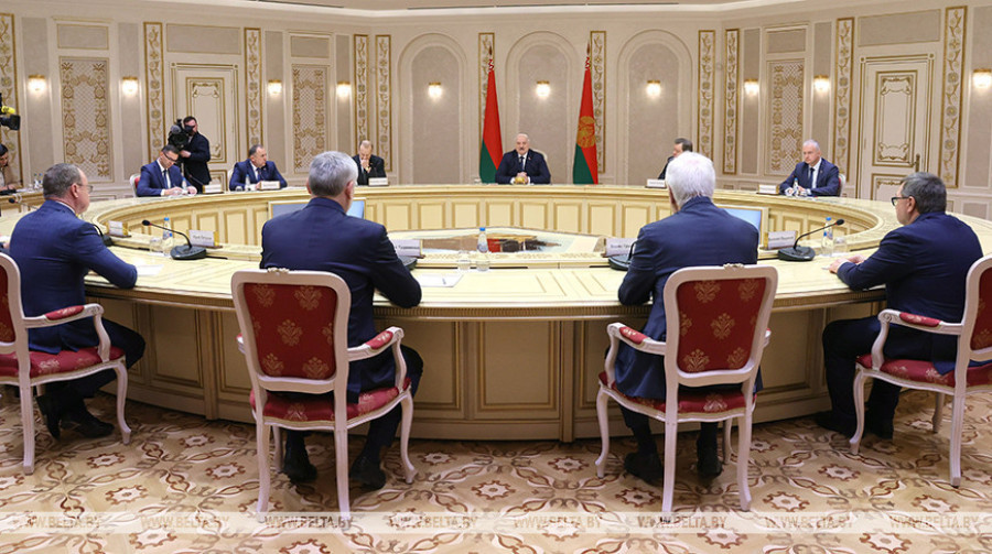 Лукашенко: Беларусь намерена структурировать свои возможности в России и создать центры торговли